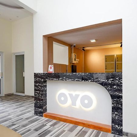 Oyo Flagship 2124 Kars Inn Semarang Esterno foto