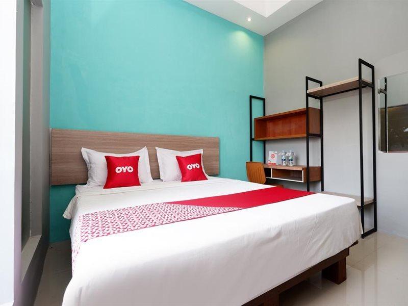 Oyo Flagship 2124 Kars Inn Semarang Esterno foto