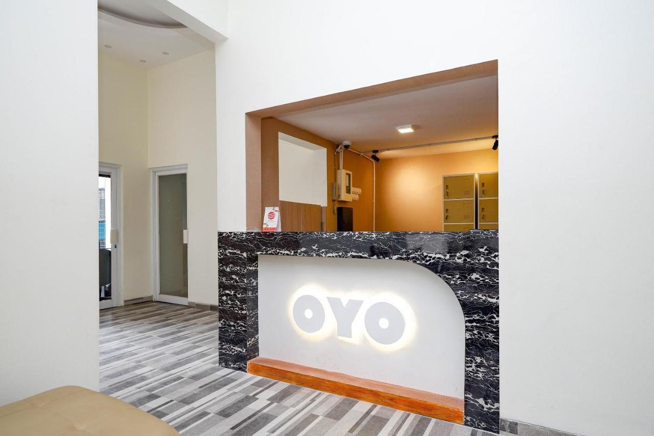 Oyo Flagship 2124 Kars Inn Semarang Esterno foto