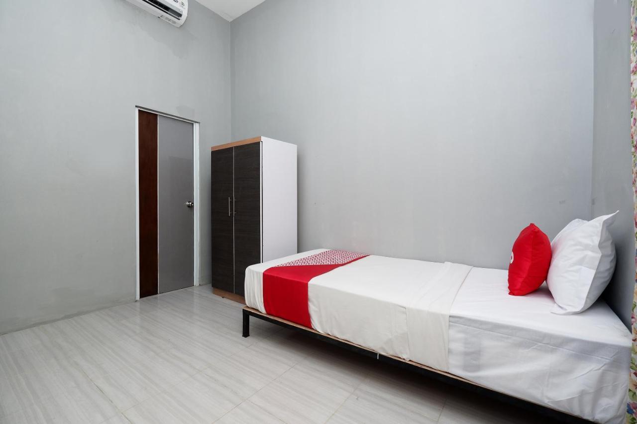Oyo Flagship 2124 Kars Inn Semarang Camera foto