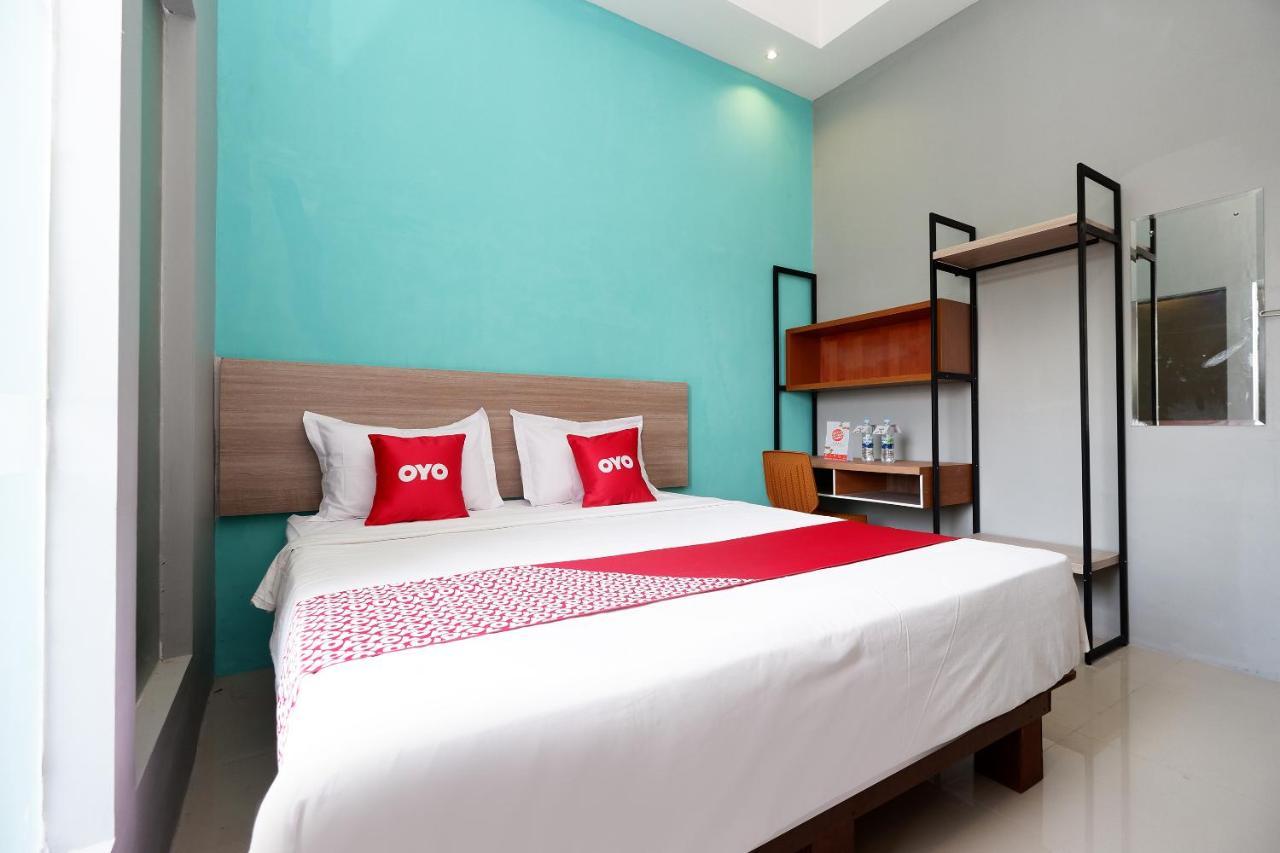 Oyo Flagship 2124 Kars Inn Semarang Esterno foto